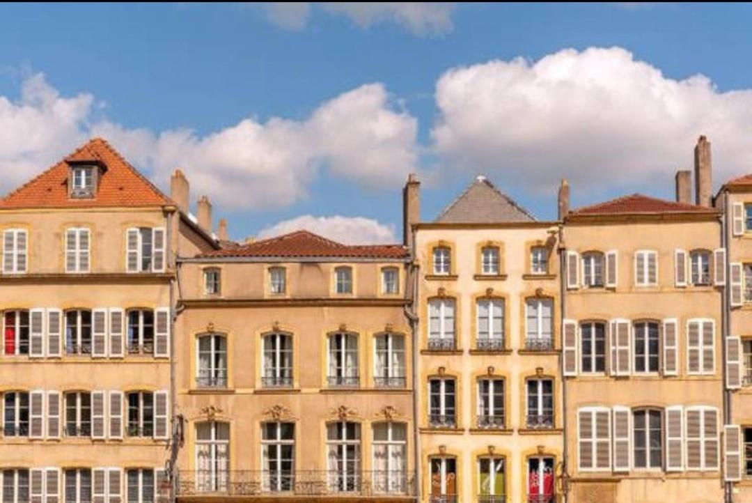 Appartement Spa Privatif Et Cinema Centre Ville Metz Exterior foto